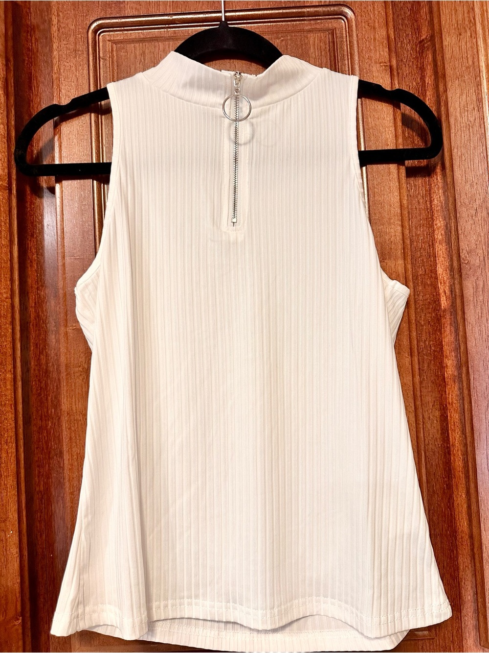 NWOT CHICME Sleeveless Zipper Mock Neck Top - White
